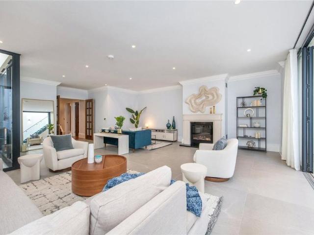 5 bedroom semi detached house to rent