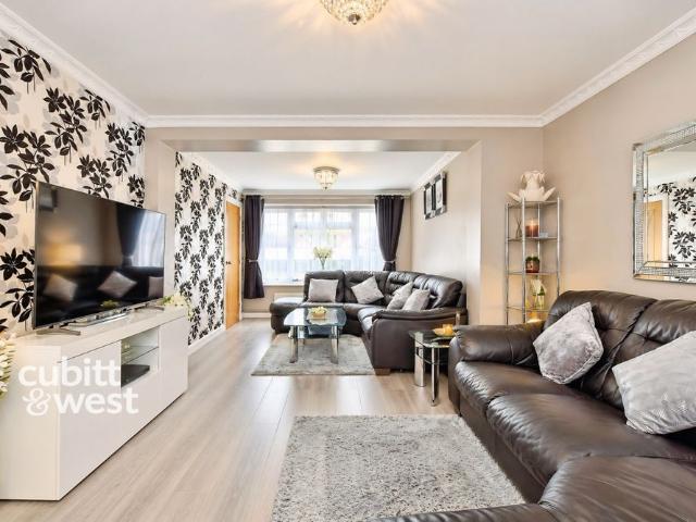5 bedroom semi detached house to rent
