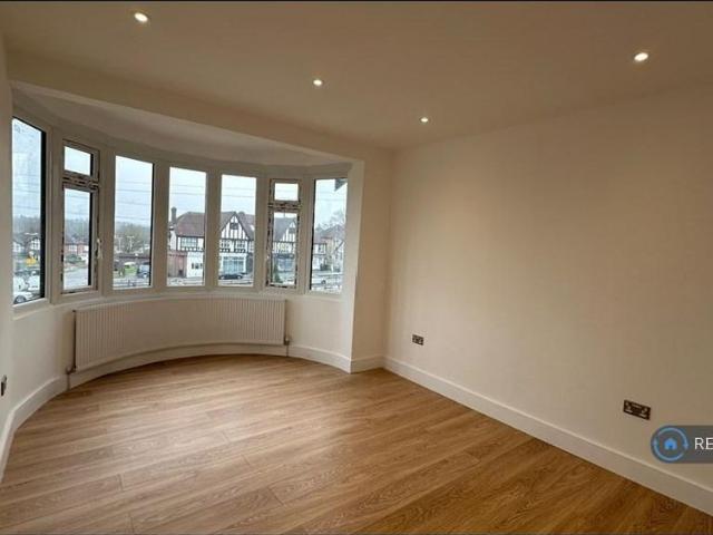 5 bedroom semi detached house to rent