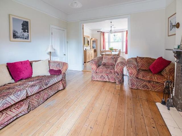 5 bedroom semi detached house to rent