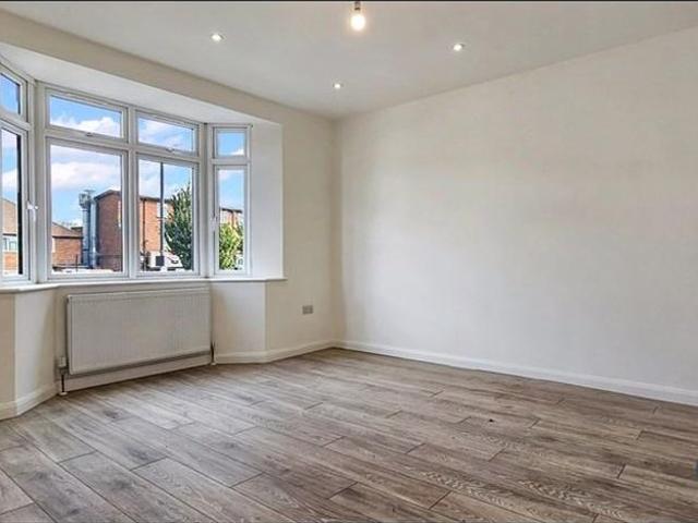 5 bedroom semi detached house to rent