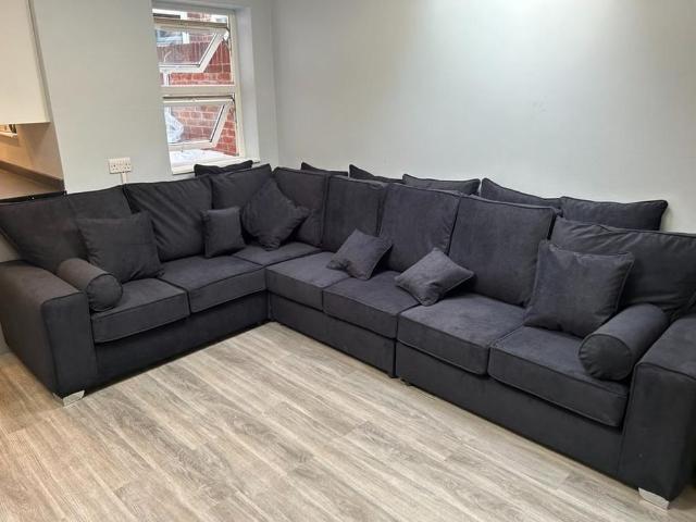 4 bedroom semi detached house to rent