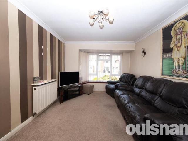 5 bedroom semi detached house to rent