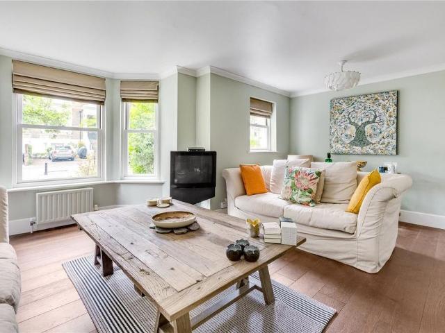 5 bedroom semi detached house to rent