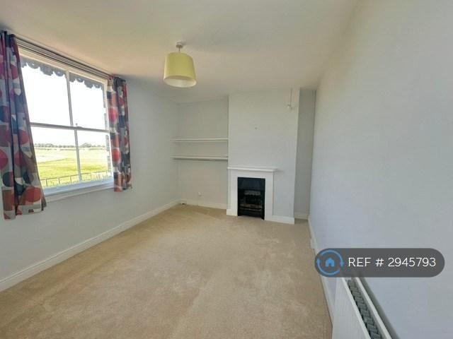 5 bedroom semi detached house to rent