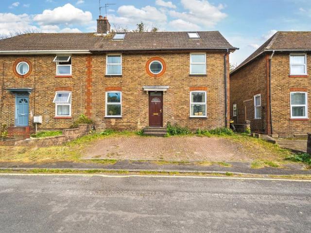 5 bedroom semi detached house to rent