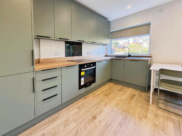 5 bedroom semi detached house to rent