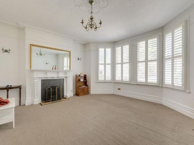 5 bedroom semi detached house to rent