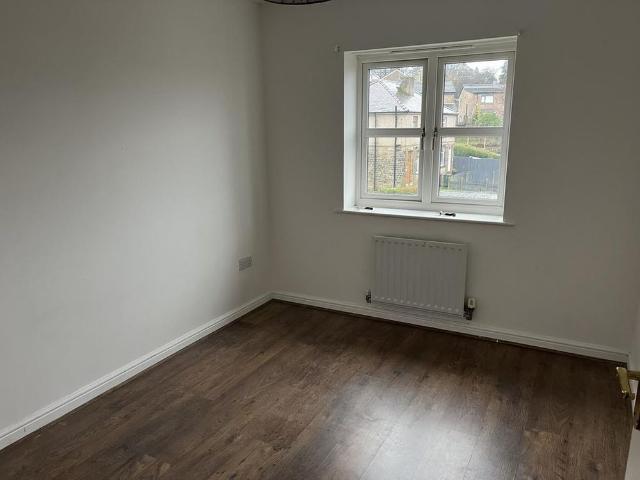 5 bedroom semi detached house to rent
