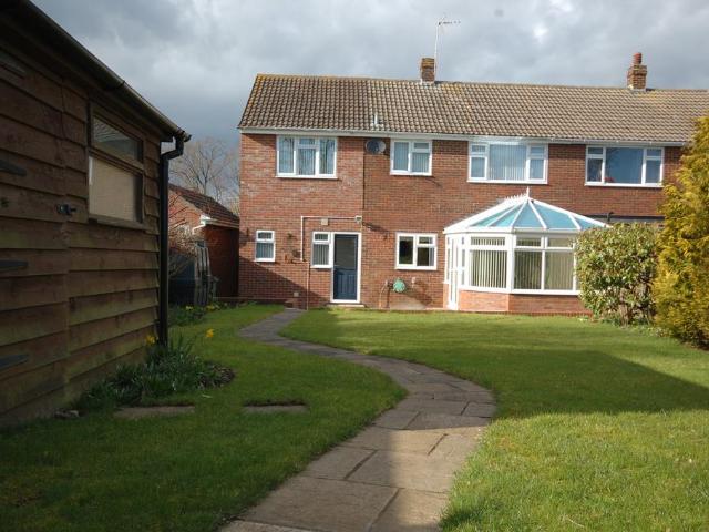 5 bedroom semi detached house to rent