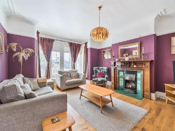 5 bedroom semi detached house to rent