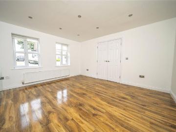 5 bedroom semi detached house to rent