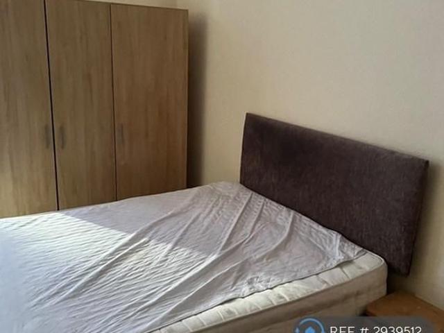 5 bedroom semi detached house to rent