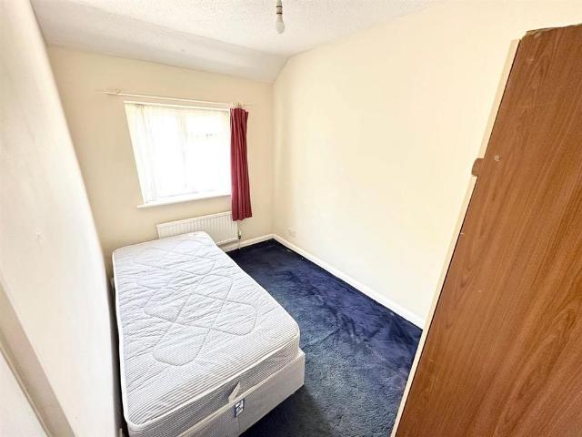 5 bedroom semi detached house to rent