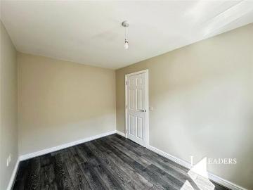 5 bedroom semi detached house to rent