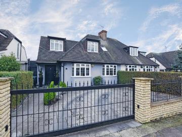 5 bedroom semi detached house to rent