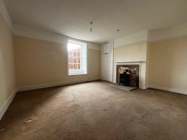 5 bedroom semi detached house to rent