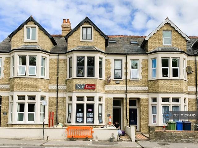 5 bedroom semi detached house to rent