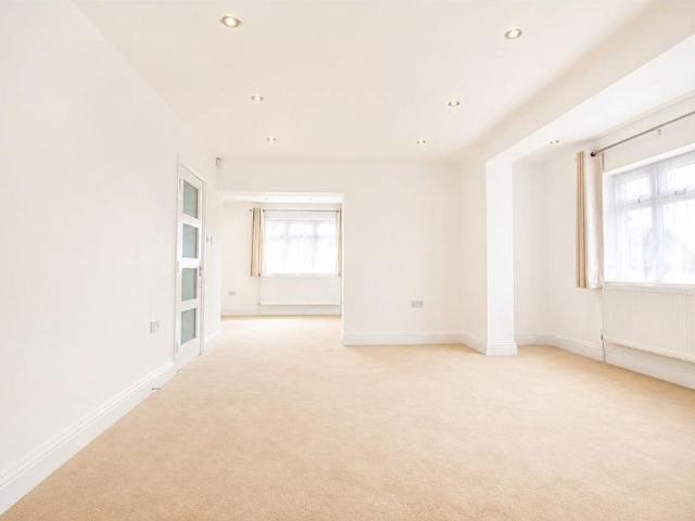 5 bedroom semi detached house to rent