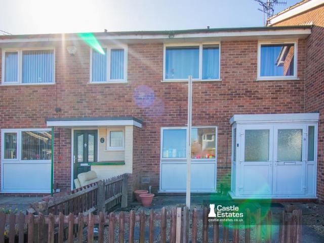 5 bedroom semi detached house to rent