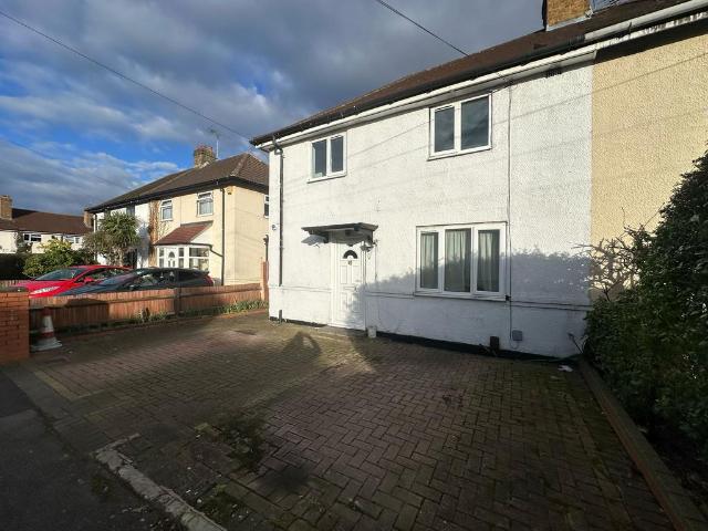 5 bedroom semi detached house to rent