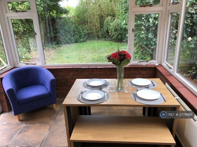 5 bedroom semi detached house to rent