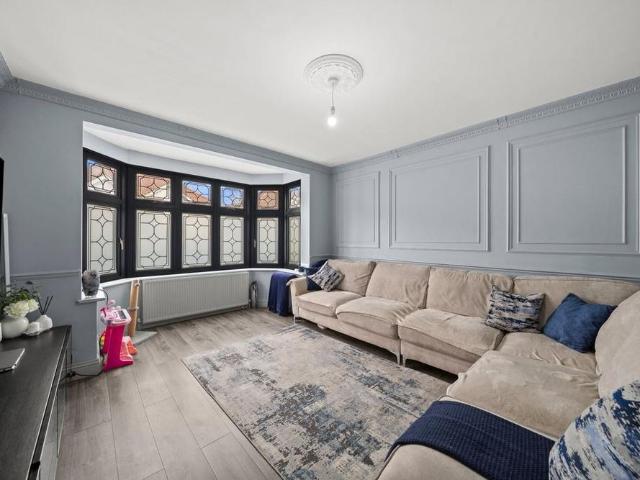 5 bedroom semi detached house to rent