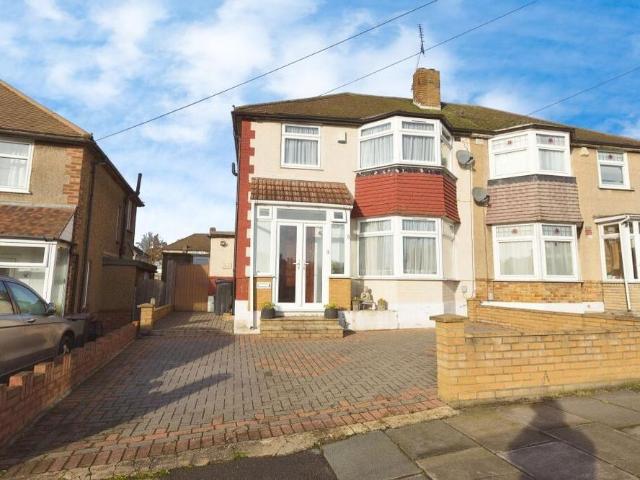 5 bedroom semi detached house to rent