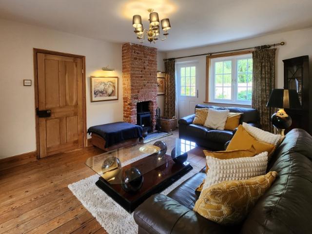 5 bedroom semi detached house to rent
