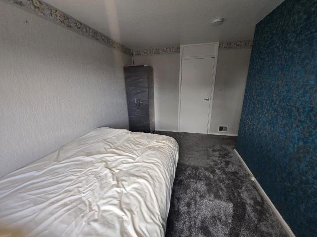 5 bedroom semi detached house to rent