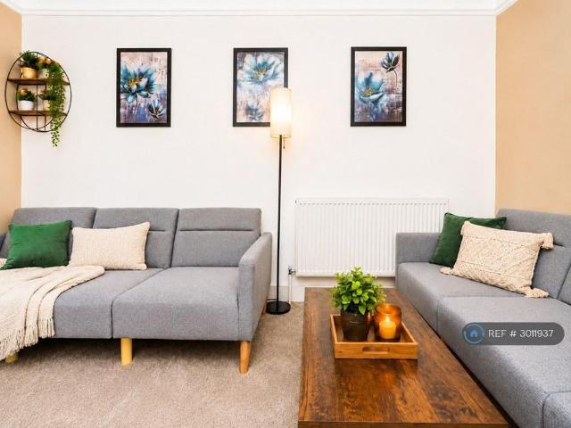 5 bedroom semi detached house to rent
