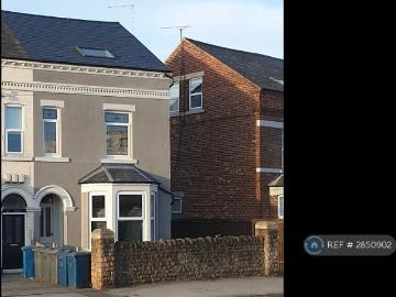 5 bedroom semi detached house to rent