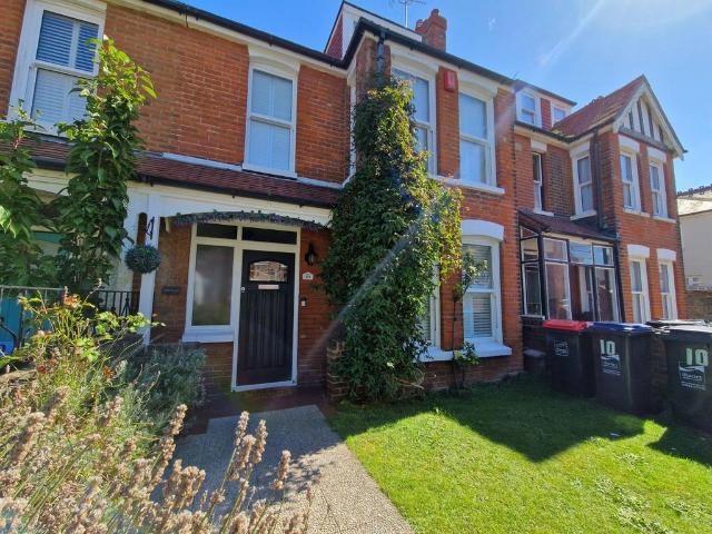 5 bedroom semi detached house to rent