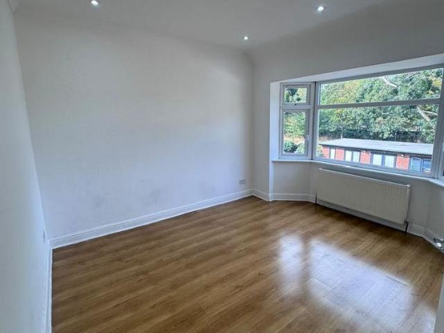 5 bedroom semi detached house to rent
