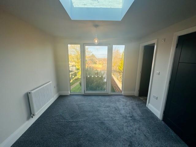 5 bedroom semi detached house to rent