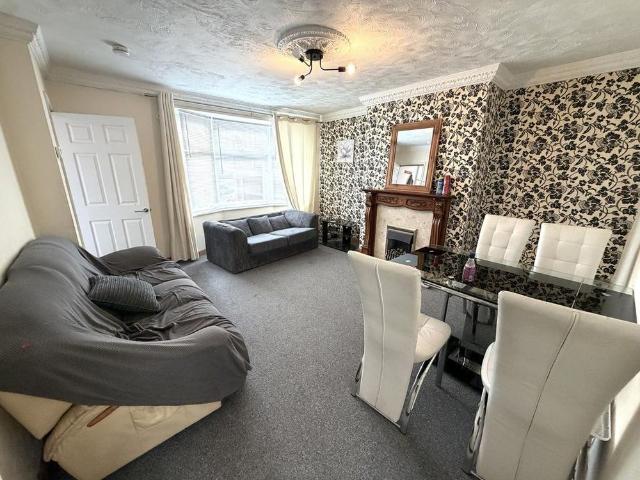 5 bedroom semi detached house to rent