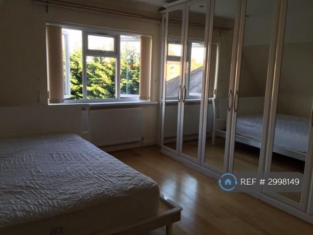 5 bedroom semi detached house to rent