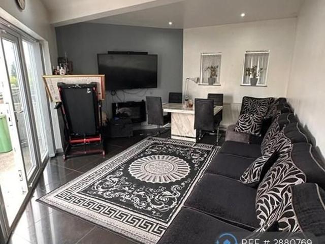 5 bedroom semi detached house to rent