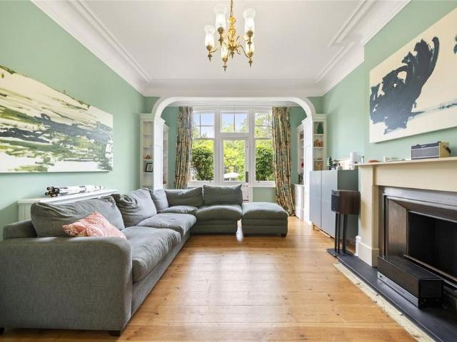 5 bedroom semi detached house to rent