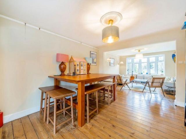 5 bedroom semi detached house to rent