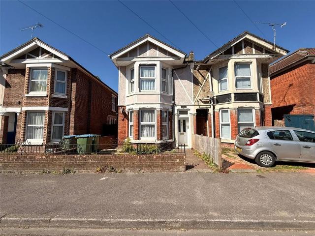 5 bedroom semi detached house to rent