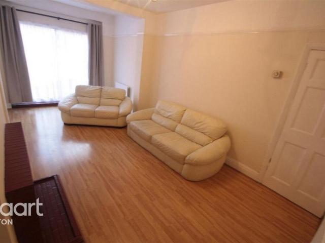 5 bedroom semi detached house to rent