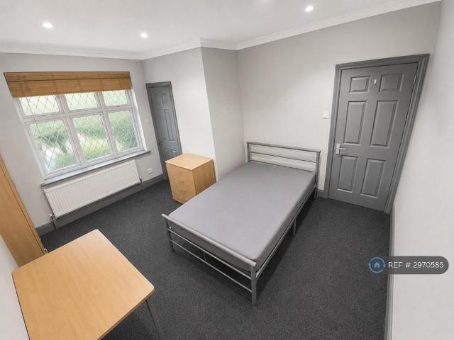 5 bedroom semi detached house to rent