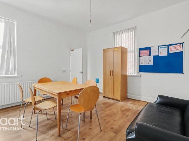 5 bedroom semi detached house to rent