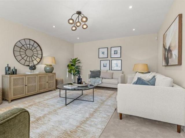 5 bedroom semi detached house to rent
