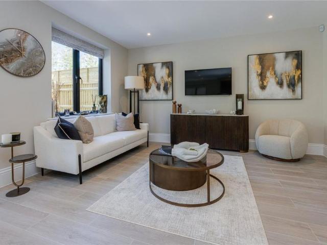 5 bedroom semi detached house to rent