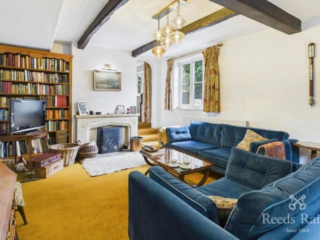 5 bedroom semi detached house to rent