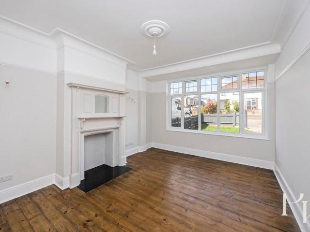 5 bedroom semi detached house to rent