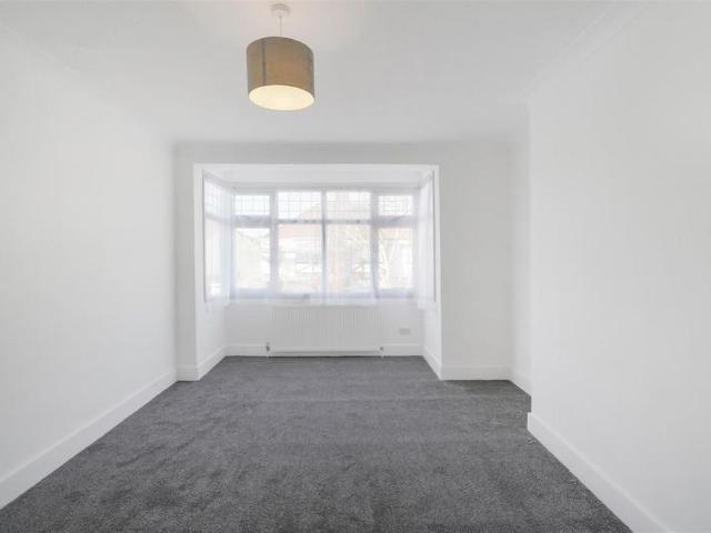 5 bedroom semi detached house to rent
