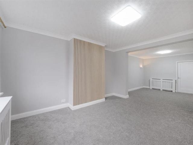 5 bedroom semi detached house to rent
